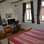Tholkes Hus Farma *